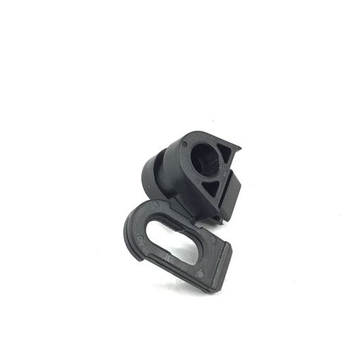 純正品　ボンネットプロップクリップ　（根本部分）　ALFA145/146　　7622907　　60810130