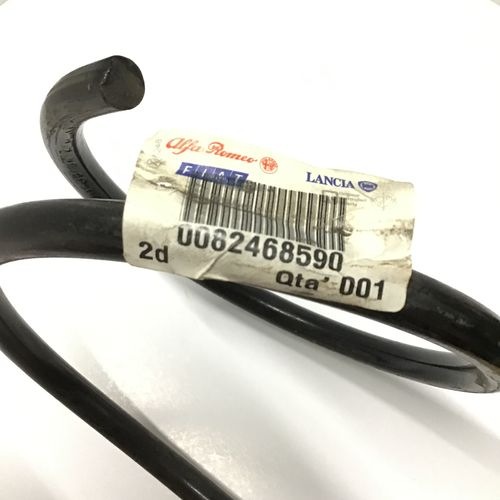 純正品　リアコイルスプリング　　LANCIA　DELTA　Evo　　82468590