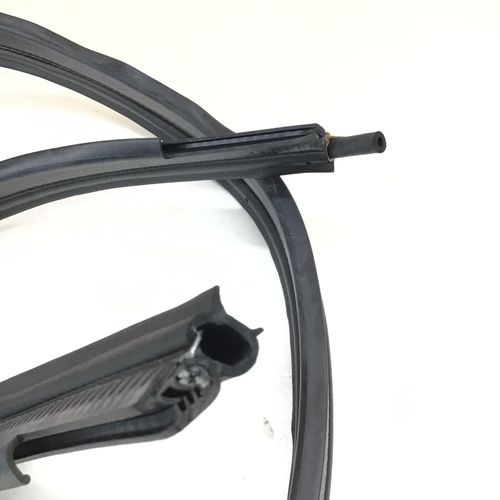 純正品　トランクウェザーストリップ　　FIAT　バルケッタ　　46449539