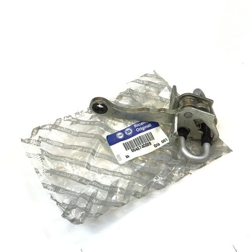 純正品 ドアチェック(ストッパー) フロント 左右共通部品 FIAT PUNTO(188) 5DOOR 46530599