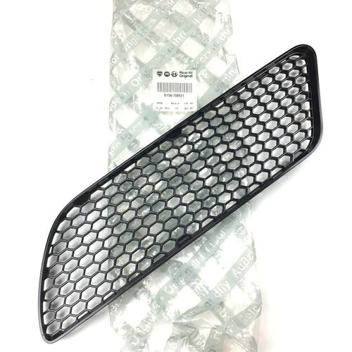 純正品　フロントバンパーメッシュ　左側　ALFA147　1.6/2.0TS　後期　　標準仕様　　156058921