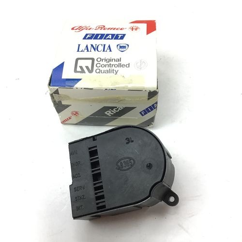 純正品 イグニッションスイッチ ALFA145/155 5888988