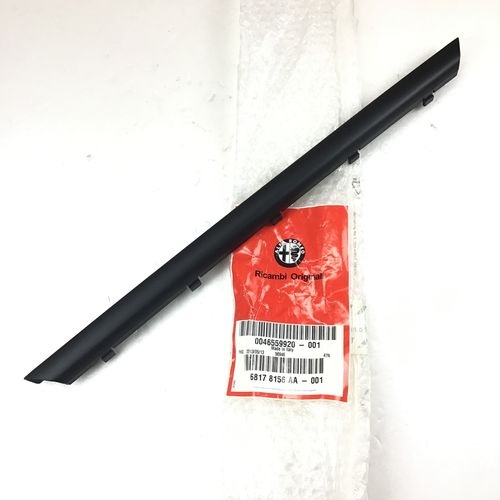 純正品　リアバンパーモール　中央　　ALFA147　TS16V　前期　～'03　　46559920