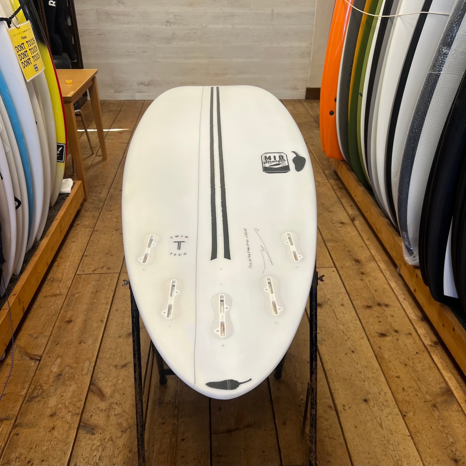 7'0" �����ȥ�åȥ������Chilli Surfboards��MID STRENGTH��ǥ��TWINTECH EPS�å��ꥢ