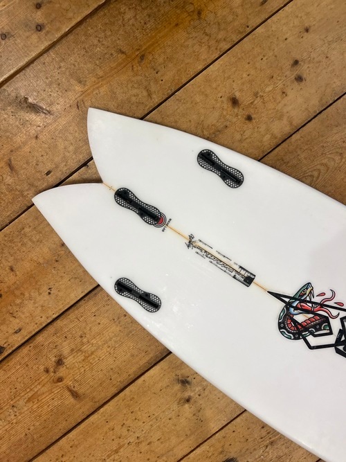 5'7" / GREMLIN THE BRAIN�ʥ����֥쥤��˥�ǥ� / Vanksy / ���ȥѥե����ޥ󥹥��꡼�� / ��ťܡ���