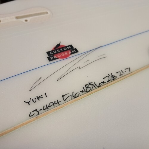 ���ꥵ���եܡ��ɡΥ�����ץ��������� �����୶��ǥ�� �� ��5'6"�ˡ� �ѥե����ޥ󥹥�ǥ�� ��ťܡ���