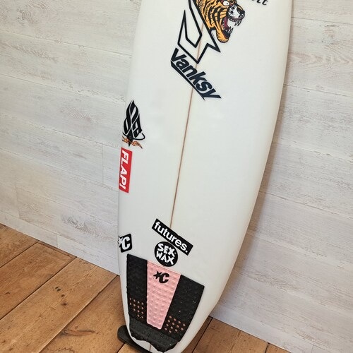 5'8 1/2" BURNING �С��˥󥰥�ǥ� / Vanksy / ���㥹�ƥ��������եܡ��� / ��ť����եܡ���