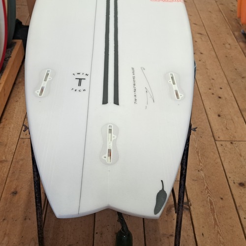 5'6 SAKURA ������ / ChilliSurfboard ���ꥵ���եܡ��� / TWIN TECH (EPS) / ��ťܡ���