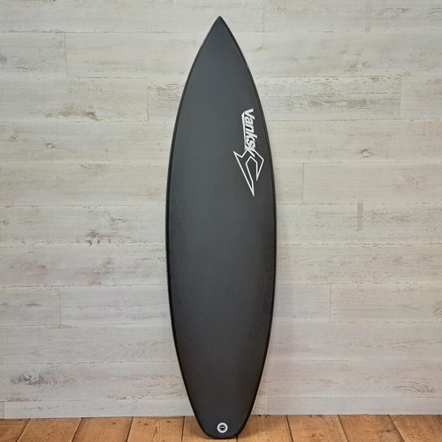 JusticeSurfboard��Vanksy��BLACKBOX��177.8cm (5' 10")��GLEMLIN VIC / ������󡦥������ȥ꡼�å��㥹�ƥ��������եܡ���