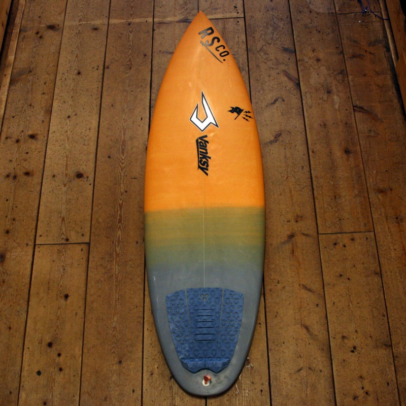 ジャスティスサーフボード RED BURNERモデル 5'10” [レッドバーナー]/ ジャスティスサーフボード・小波戦士