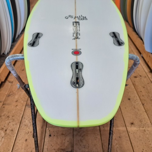 5' 9�� / GREMLIN VIC  ������󡦥������ȥ꡼ / ���㥹�ƥ��������եܡ��� / �ѥե����ޥ󥹥�ǥ�  ��ťܡ���