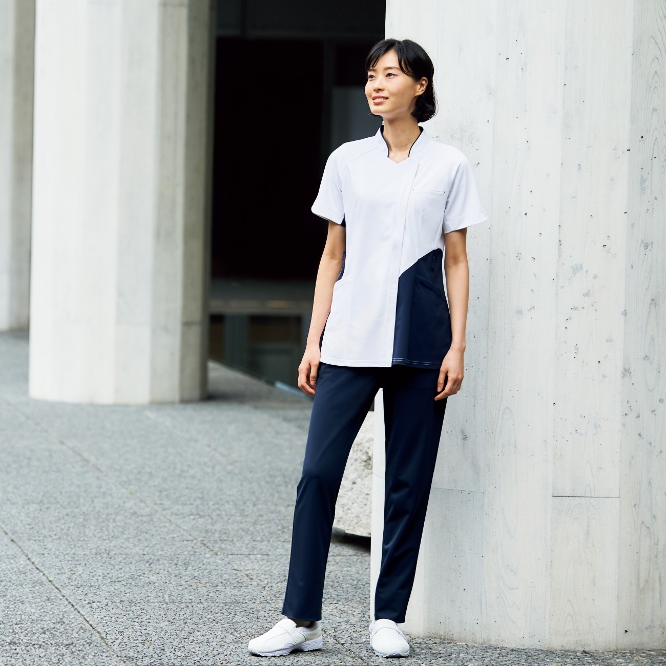 @Museum レディステーパードパンツ[ダークネイビー]