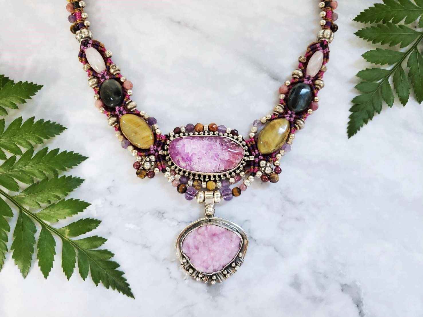 【叡智を呼び覚ます】イーシャ（アメジスト・タイガーアイ・ローズクォーツ）