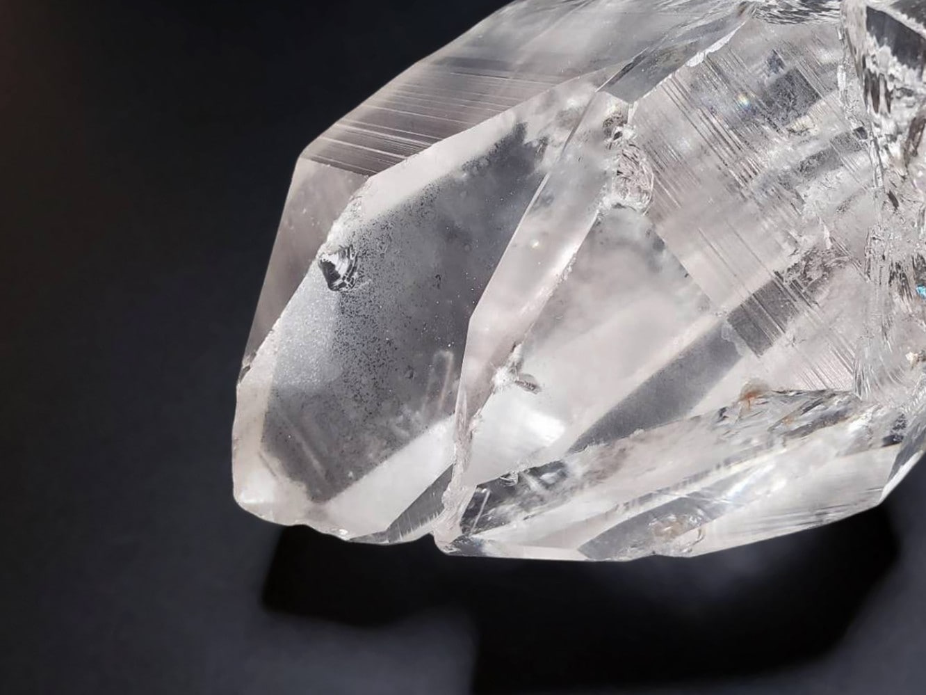 定価12万円　レムリアンクォーツ クラスター レインボー入り 楽天市場】レムリアンシード クラスタの通販