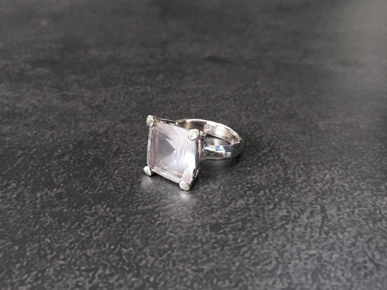 【あなたは美しい】ローズクォーツ　リング　スターボーンジュエリー