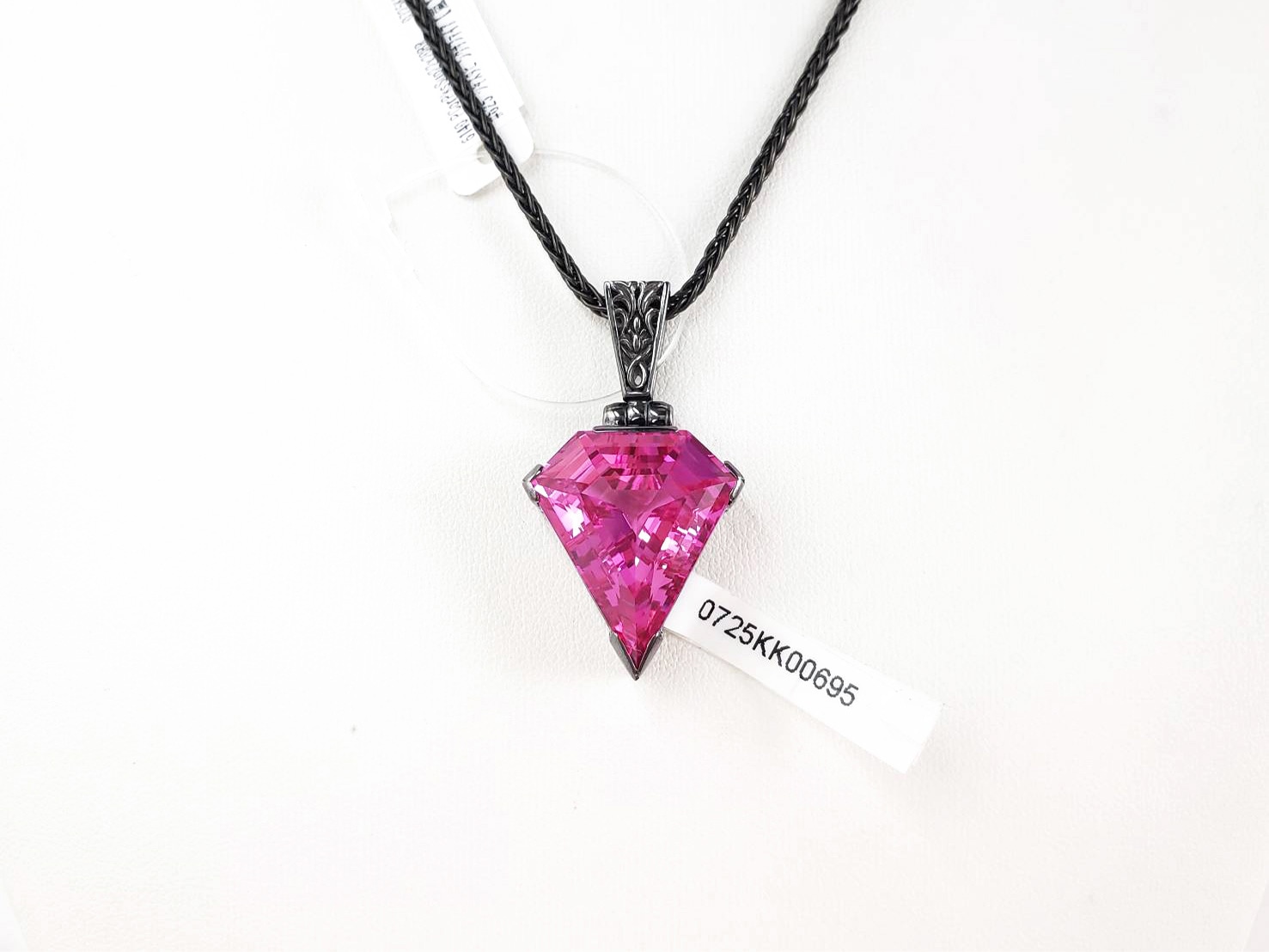 【無条件の愛】シャスタピンクサファイア｜ケイトキング 6140