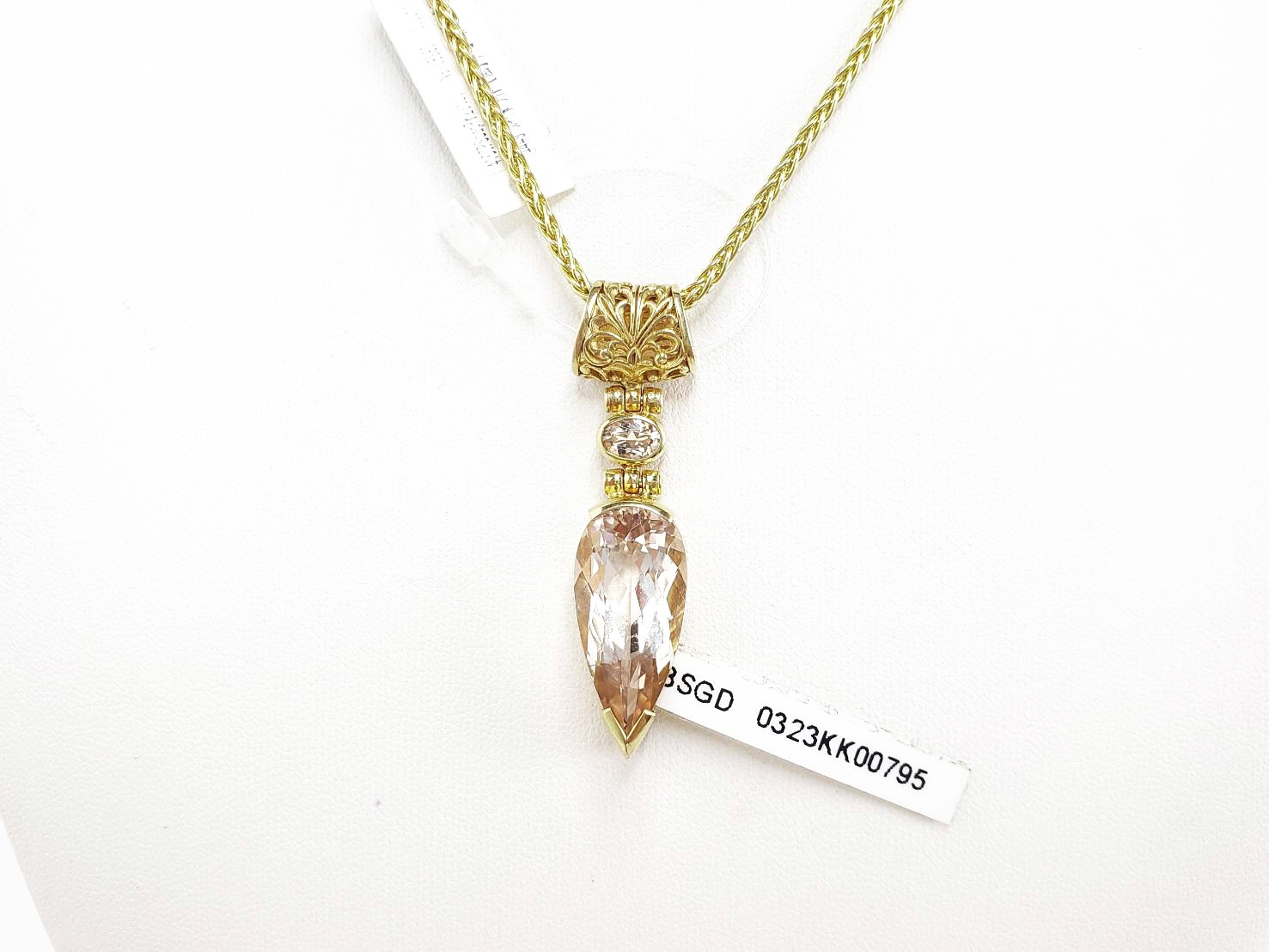 【達成と意欲の石】【最高の自分を発揮】スキャポライト｜ケイトキング 4107