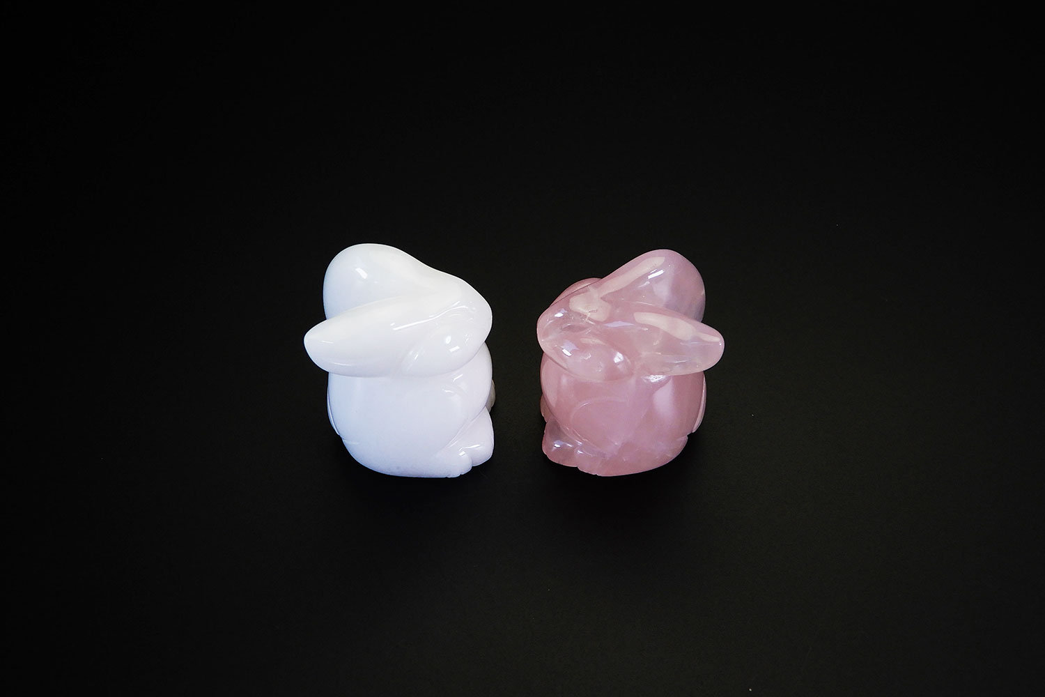 【成功と繁栄】ホワイトジェード（白翡翠）＆ローズクォーツ『うさぎ』　大