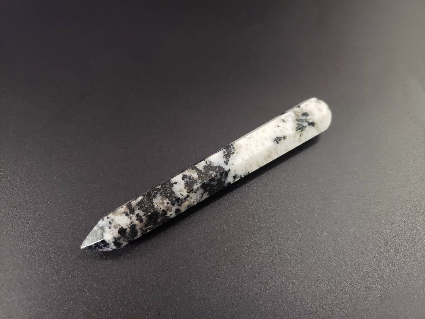 【闇が光に転じる】アゾゼオ・ブラックトルマリンアゼツライト ワンド