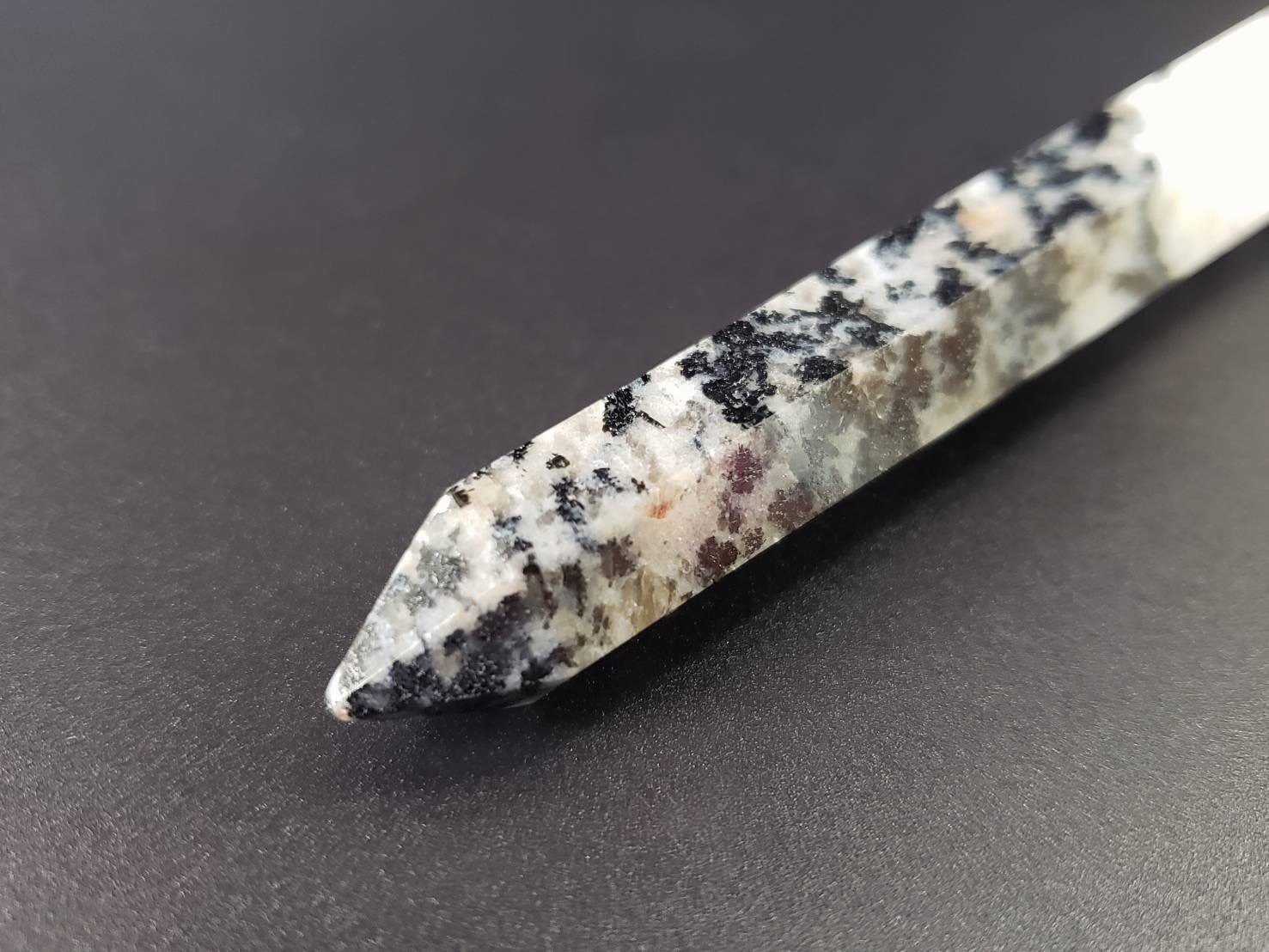 【闇が光に転じる】アゾゼオ・ブラックトルマリンアゼツライト ワンド