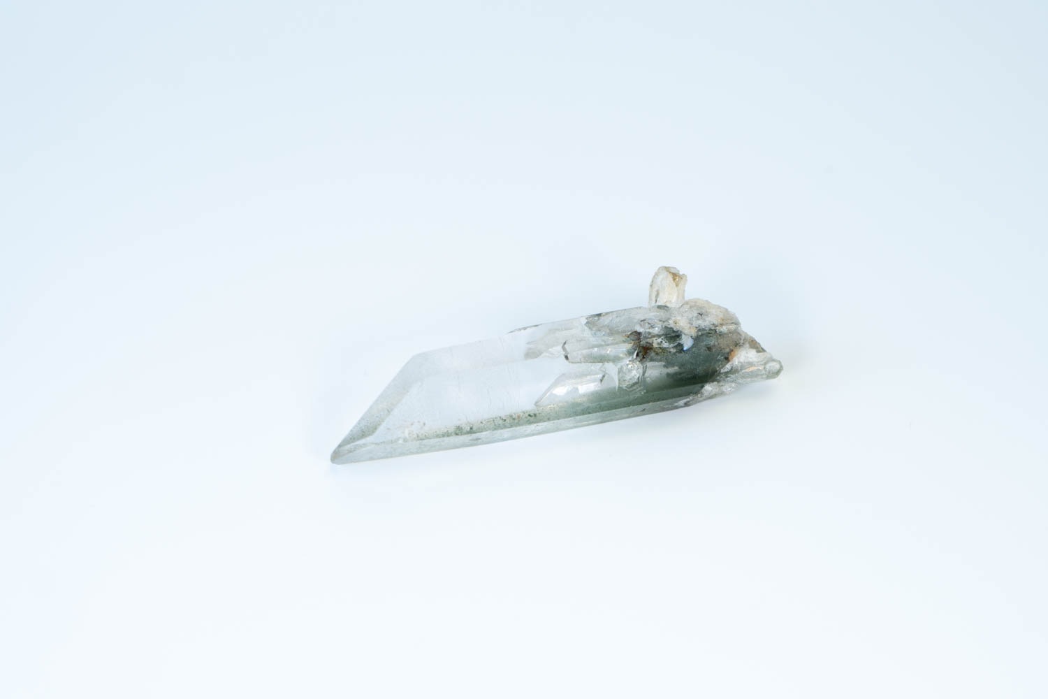 【優れた浄化力】クローライトインクォーツ　ポイント