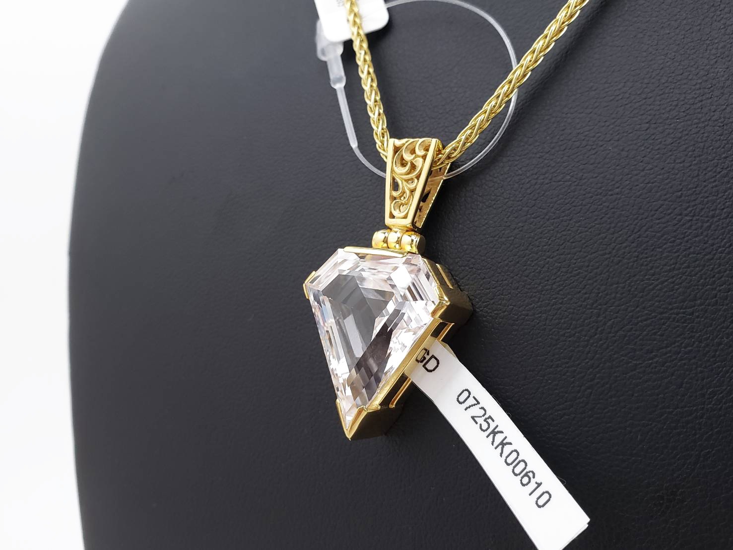 【目覚めとグラウンディング】ホワイトサファイア｜ケイトキング 6154