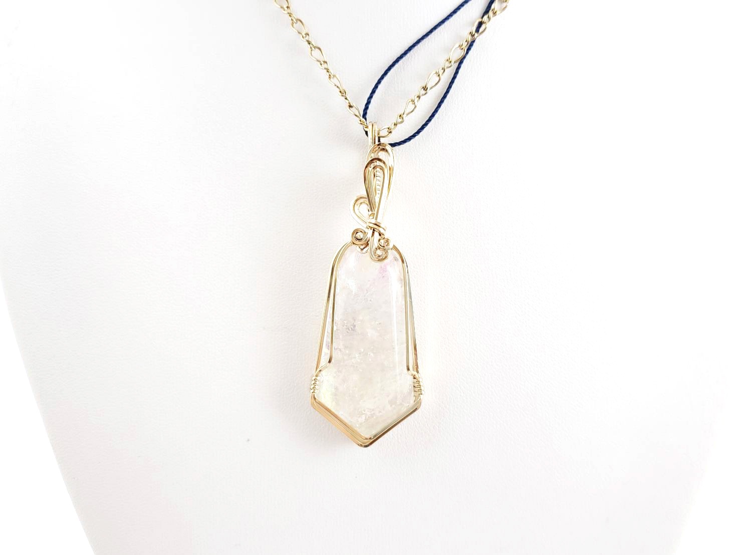 【やすらぎ】エンジェルオーラクォーツ｜アシュタール