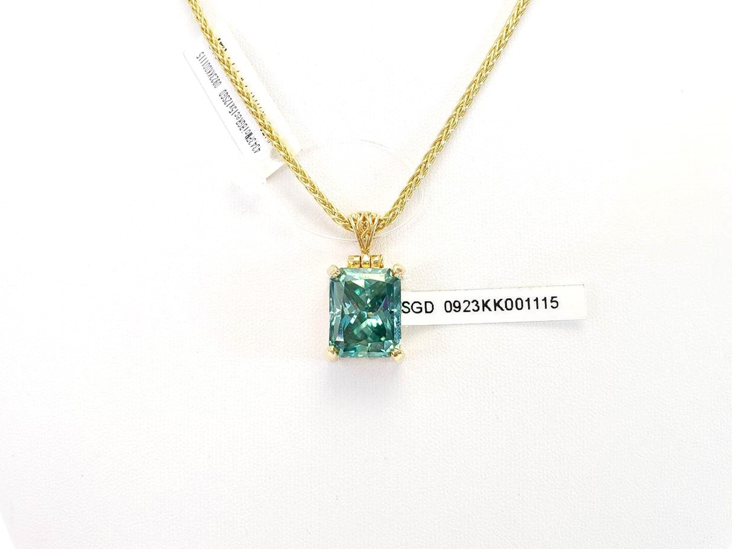 【優しさをもって信念を貫く】ブルーモアッサナイト｜ケイトキング 4343