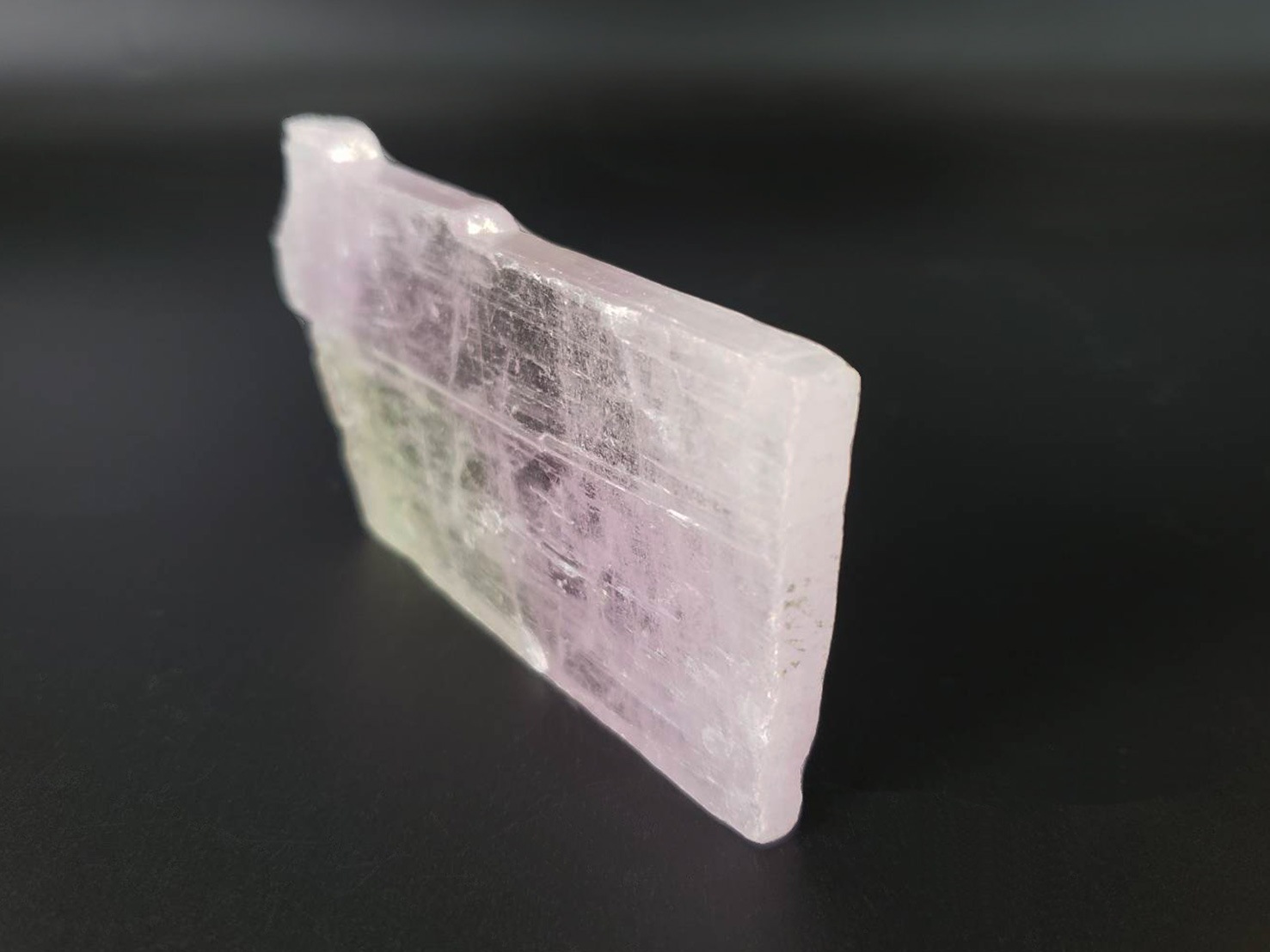 【無条件の愛を表現】バイカラークンツァイト