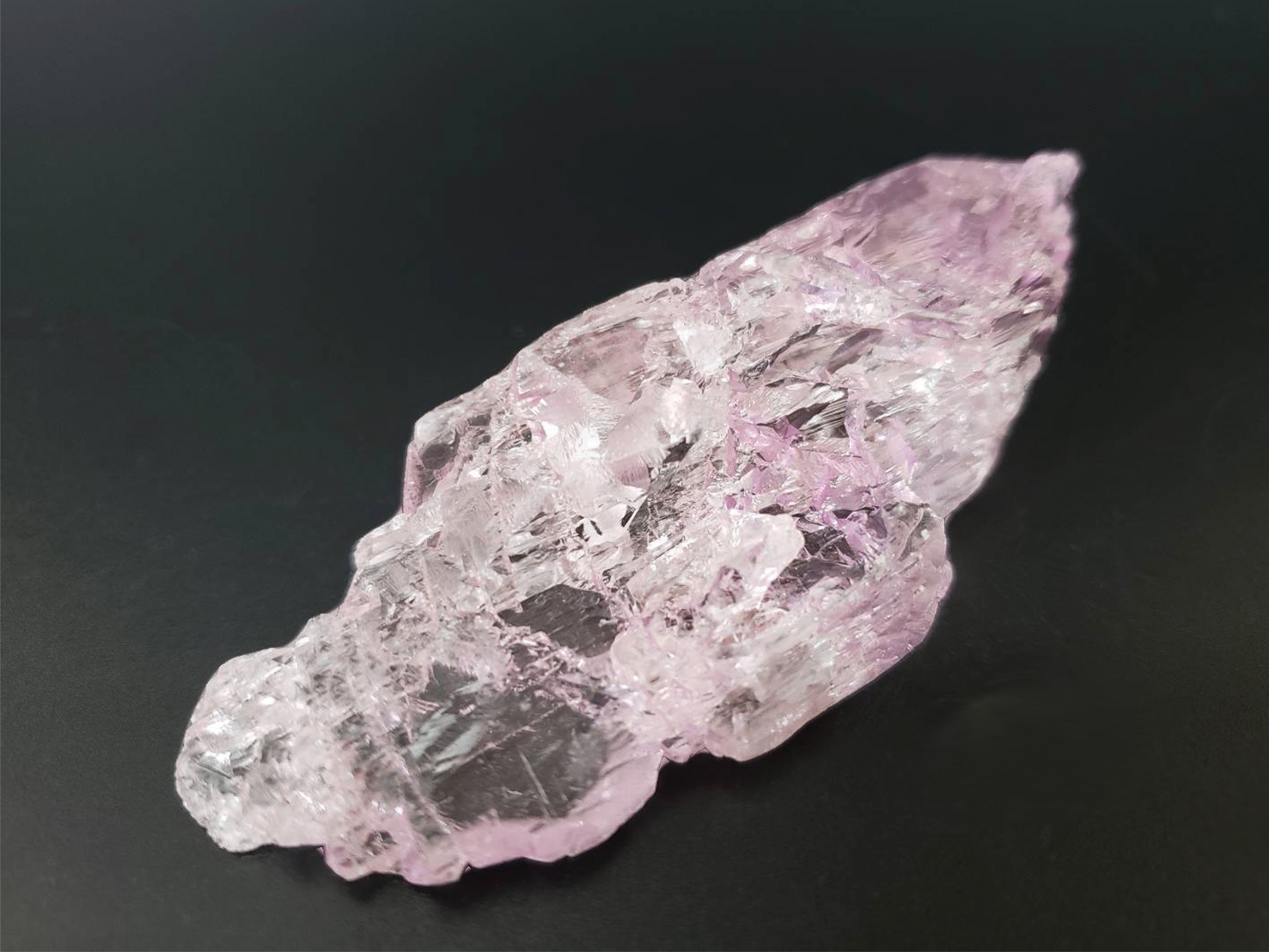 【無条件の愛を表現する】クンツァイト