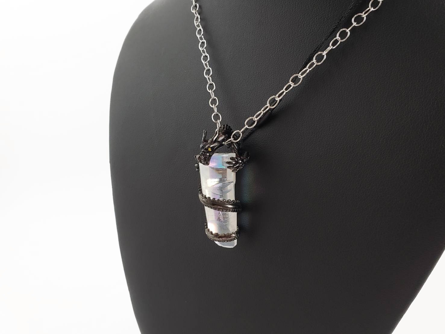 【虹に遊ぶ黒龍】レムリアンシード・オパールオーラ｜アシュタール