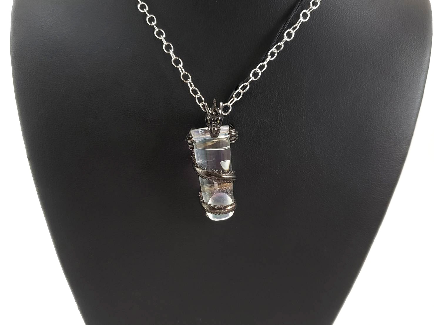 【虹に遊ぶ黒龍】レムリアンシード・オパールオーラ｜アシュタール