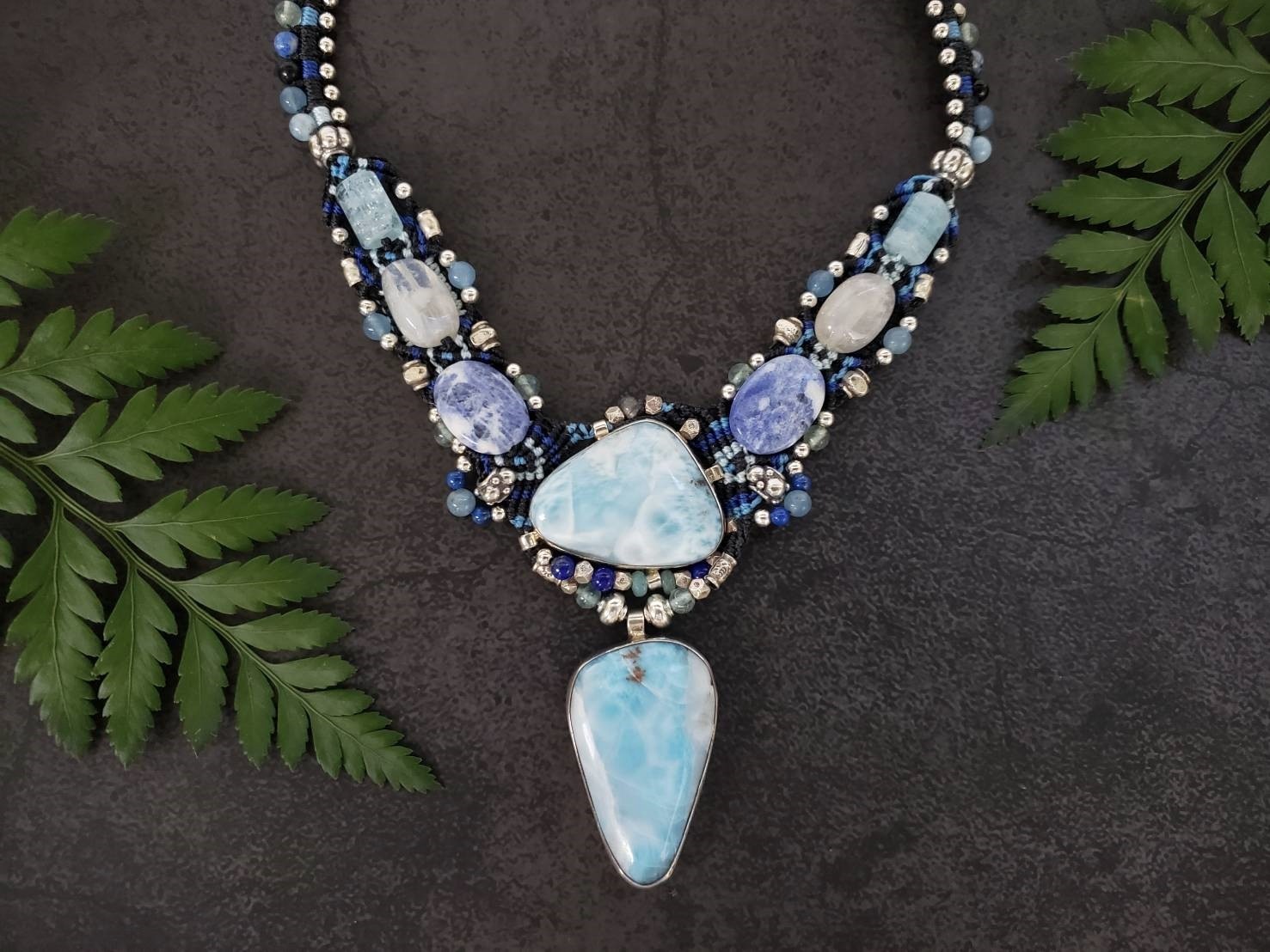 【ガイアの導き】イーシャ（ラリマー・ソーダライト・ブルームーンストーン）