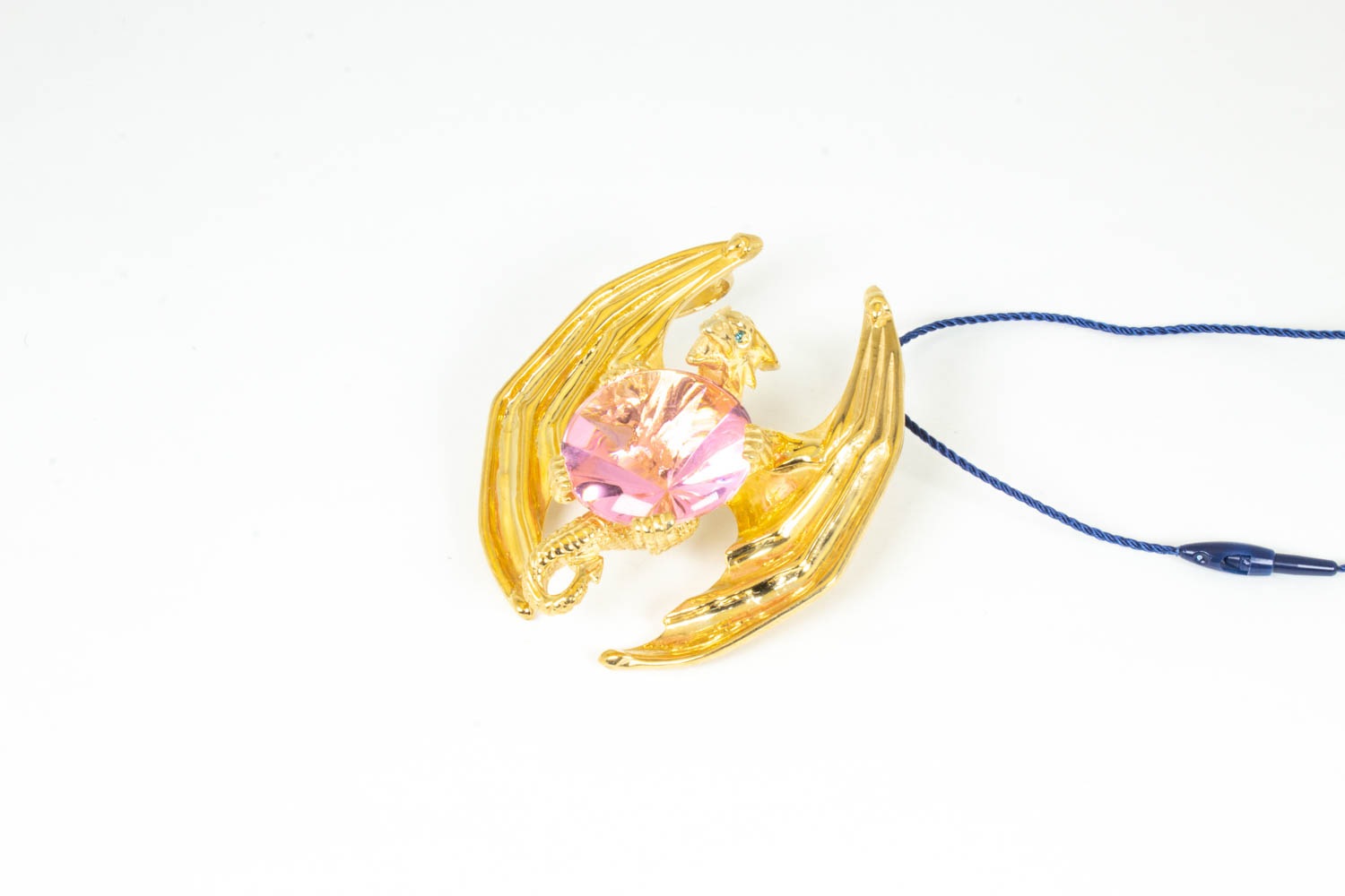 愛を運ぶドラゴン アシュタールジュエリー