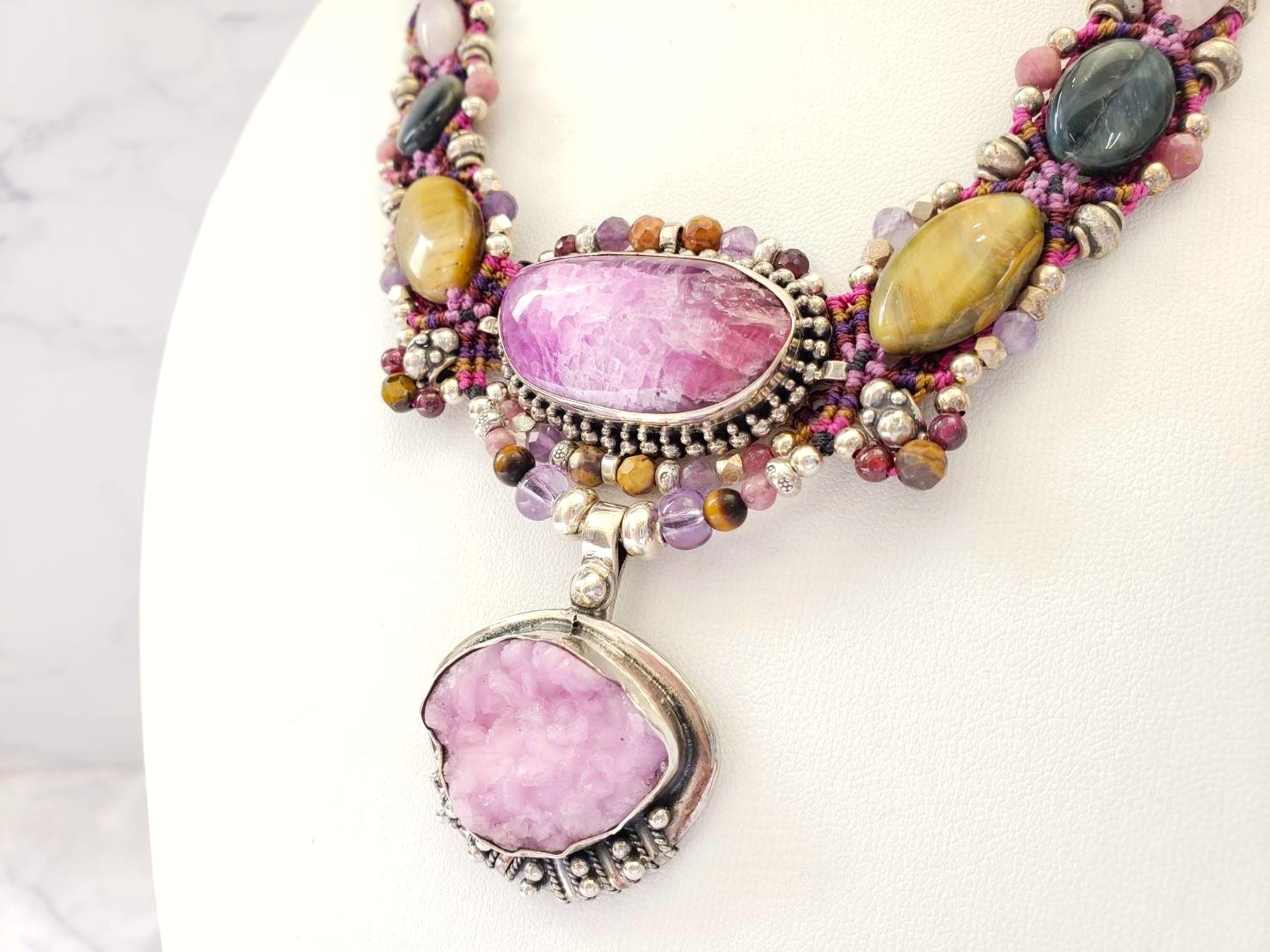 【叡智を呼び覚ます】イーシャ（アメジスト・タイガーアイ・ローズクォーツ）