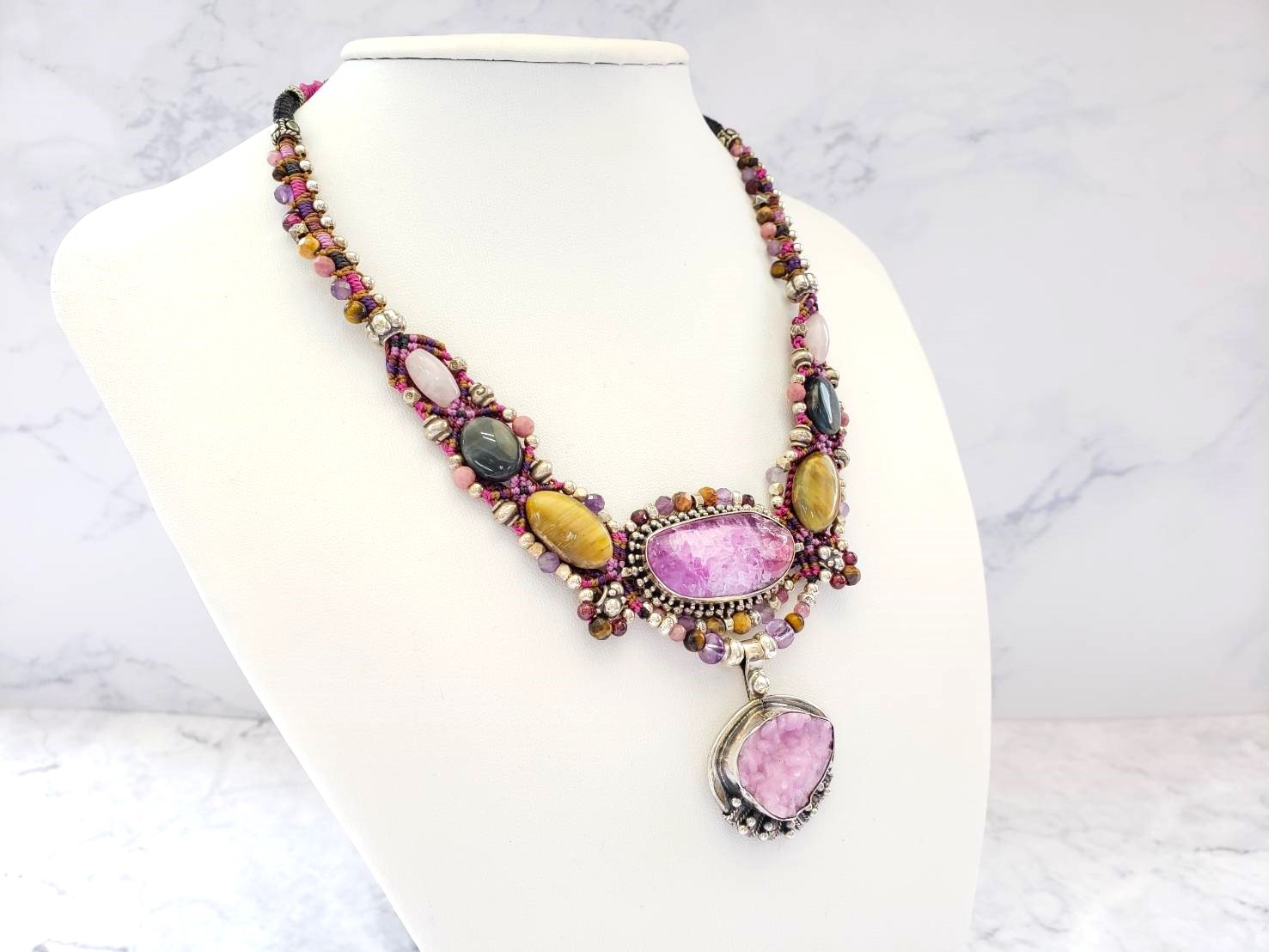 【叡智を呼び覚ます】イーシャ（アメジスト・タイガーアイ・ローズクォーツ）