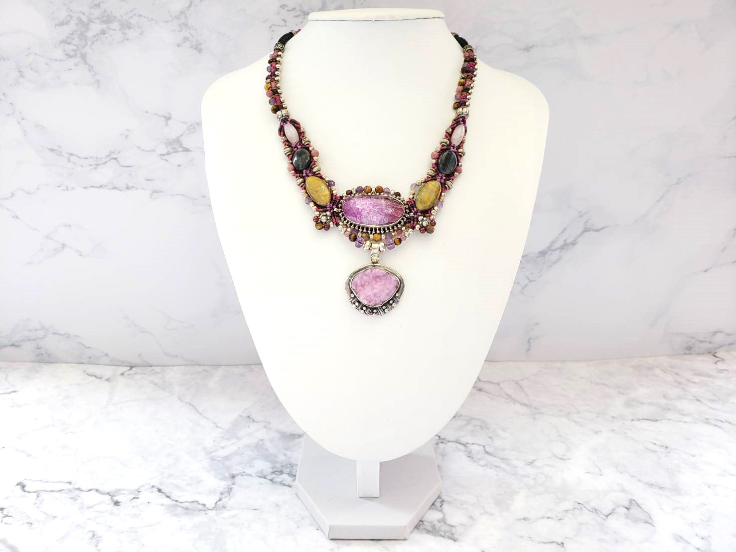 【叡智を呼び覚ます】イーシャ（アメジスト・タイガーアイ・ローズクォーツ）