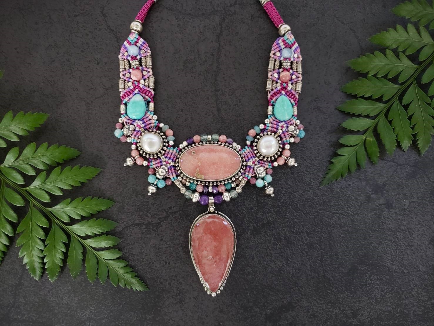 【虹色の橋】イーシャ(インカローズ・パール・アマゾナイト)