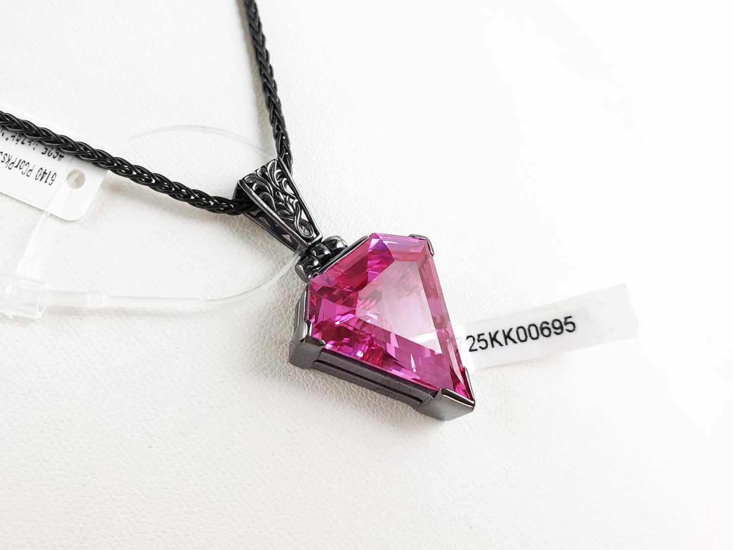 【無条件の愛】シャスタピンクサファイア｜ケイトキング 6140