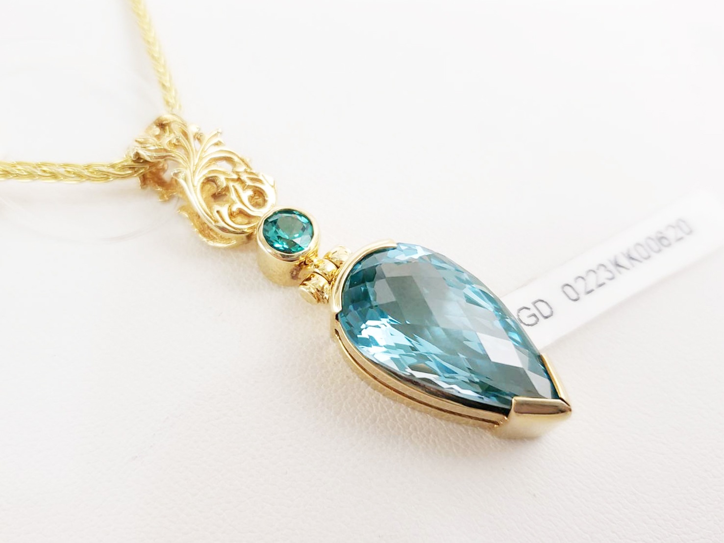 【コミュニケーションを助ける】【深い平和と平穏】パライバエフェクトスピネル|ケイトキング 3977