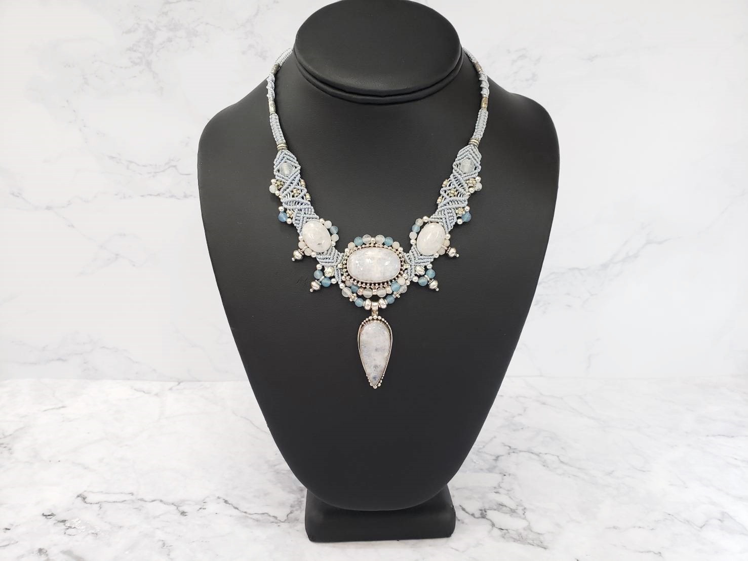 【月の光】イーシャ(ムーンストーン)