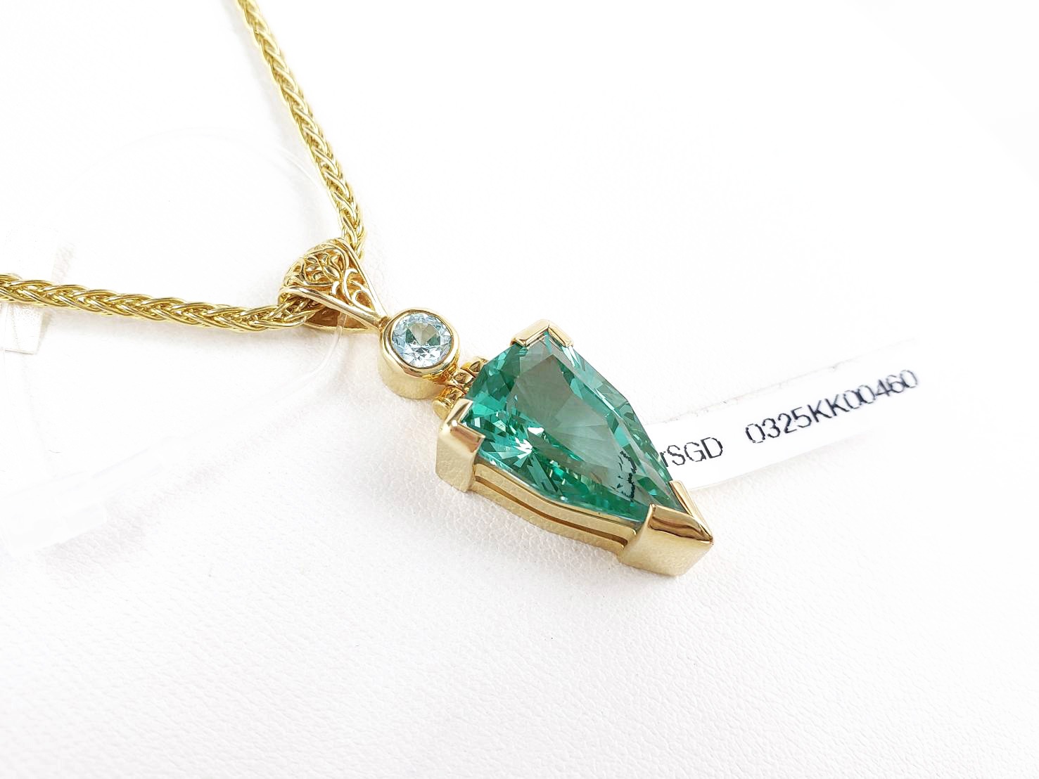 【コミュニケーションを助ける】【自信と行動力】パライバエフェクトスピネル｜ケイトキング 5582