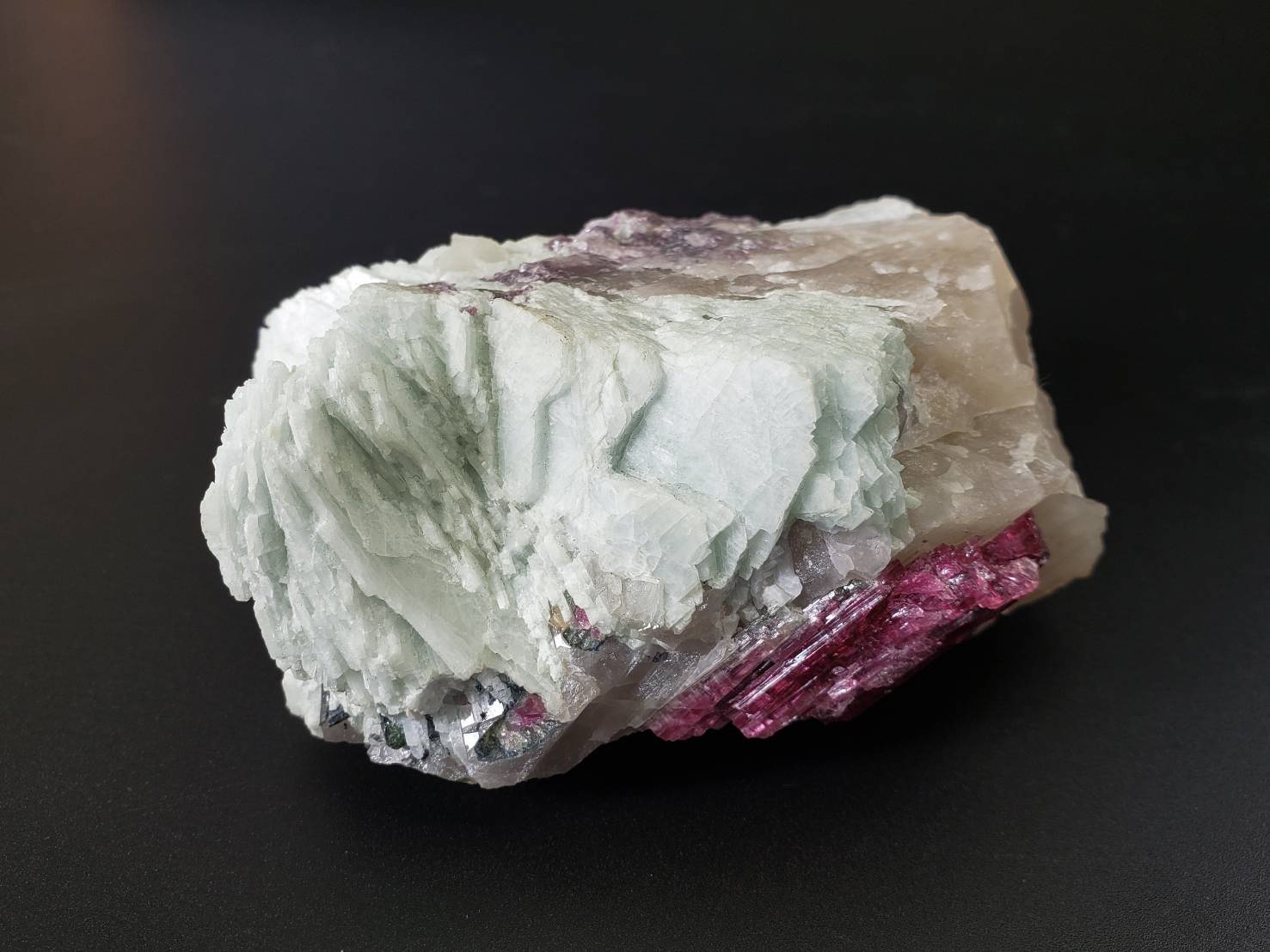 【愛と豊かさの道へ・高次元と繋がる・純粋無垢な愛】レッドトルマリン・イン・クォーツ&ブルーマイカ