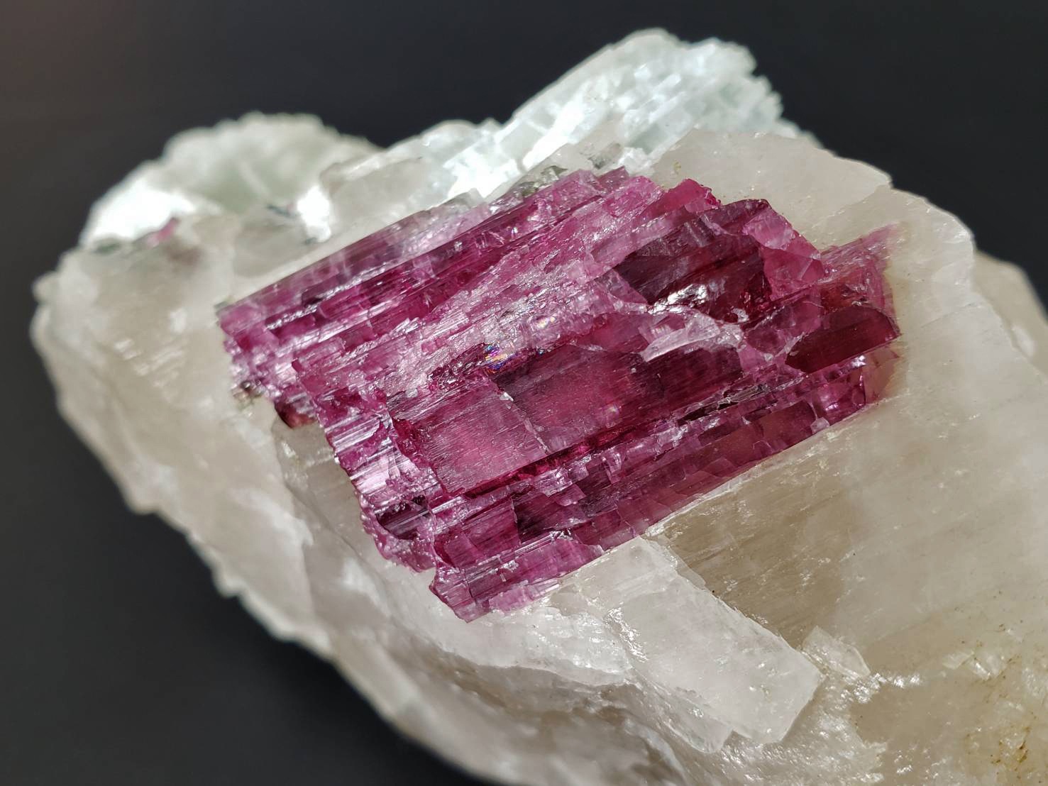 【愛と豊かさの道へ・高次元と繋がる・純粋無垢な愛】レッドトルマリン・イン・クォーツ&ブルーマイカ