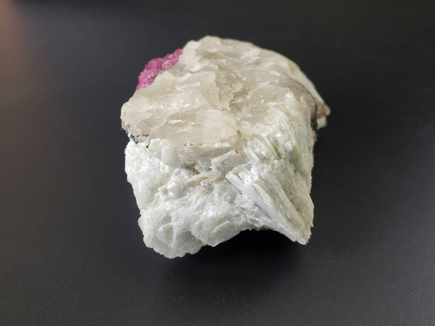 【愛と豊かさの道へ・高次元と繋がる・純粋無垢な愛】レッドトルマリン・イン・クォーツ&ブルーマイカ