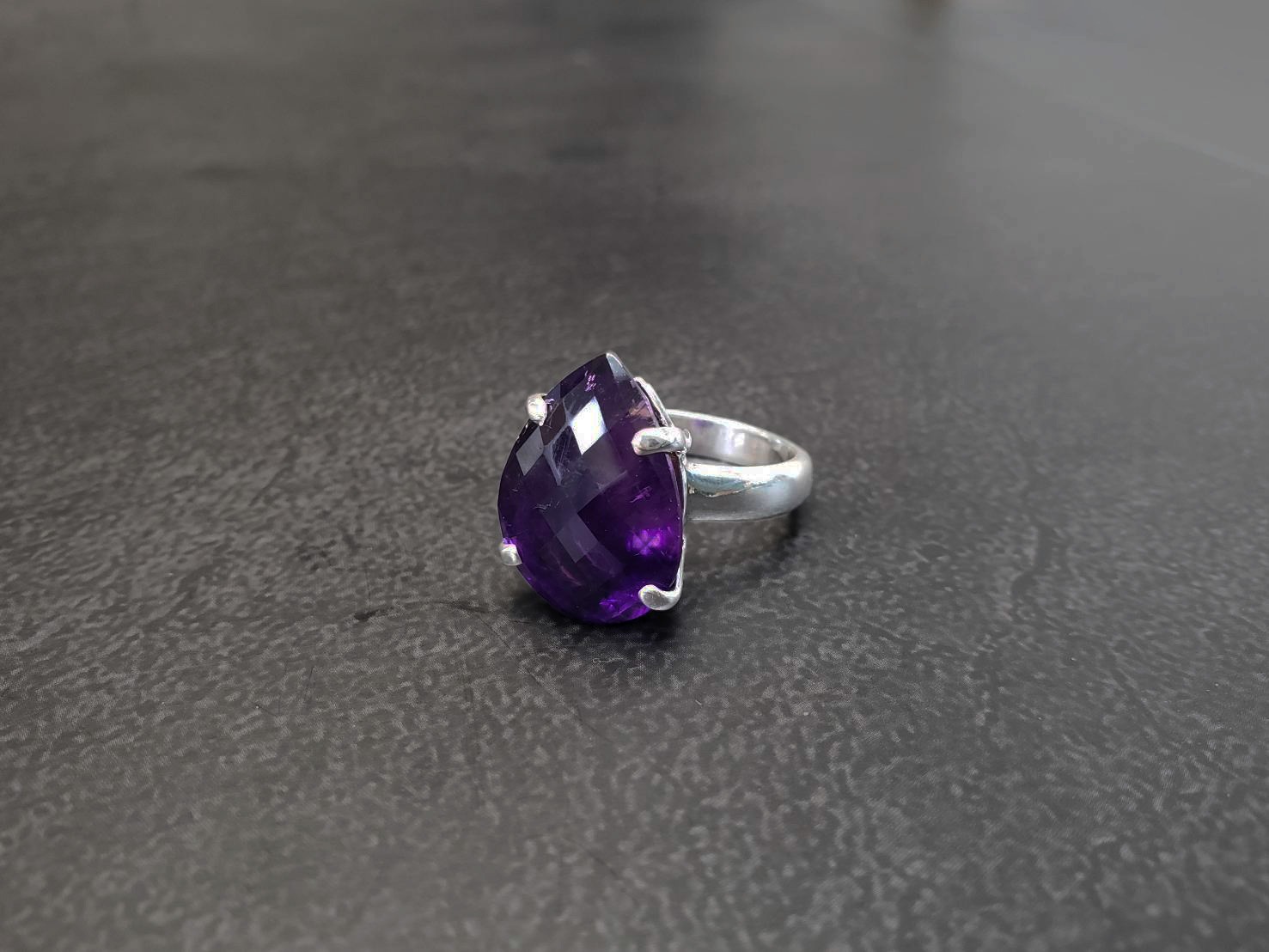 【神聖な愛と霊的なパワー】アメジスト　リング　スターボーンジュエリー