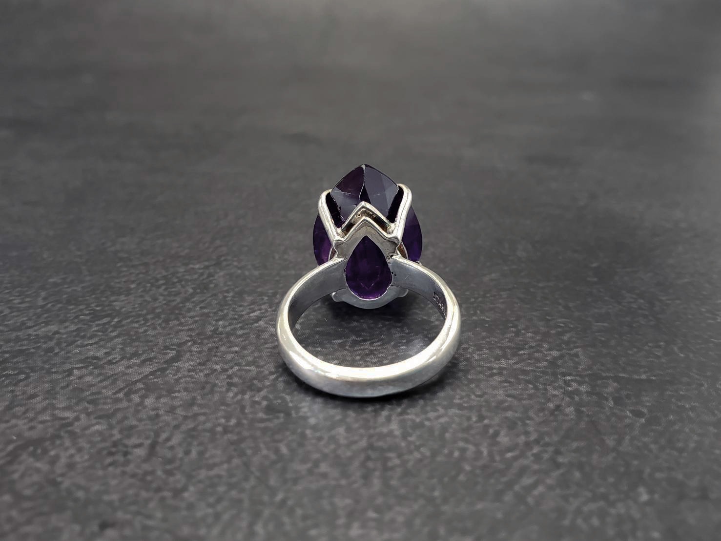 【神聖な愛と霊的なパワー】アメジスト　リング　スターボーンジュエリー