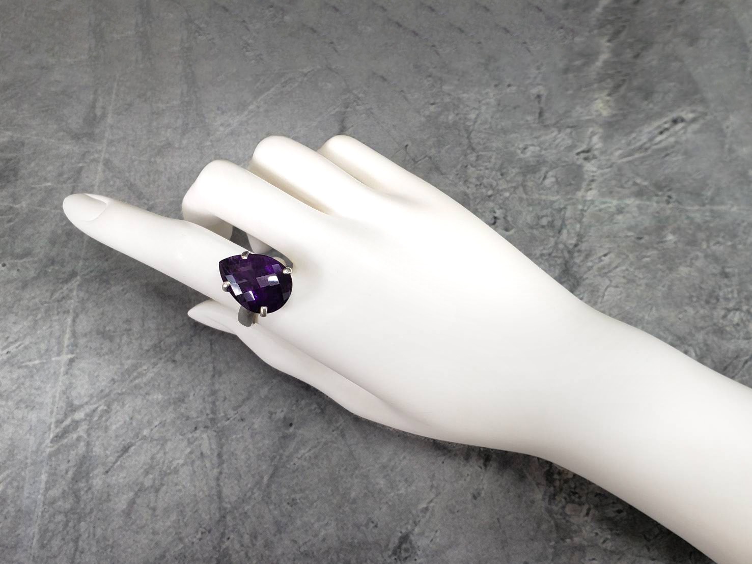 【神聖な愛と霊的なパワー】アメジスト　リング　スターボーンジュエリー
