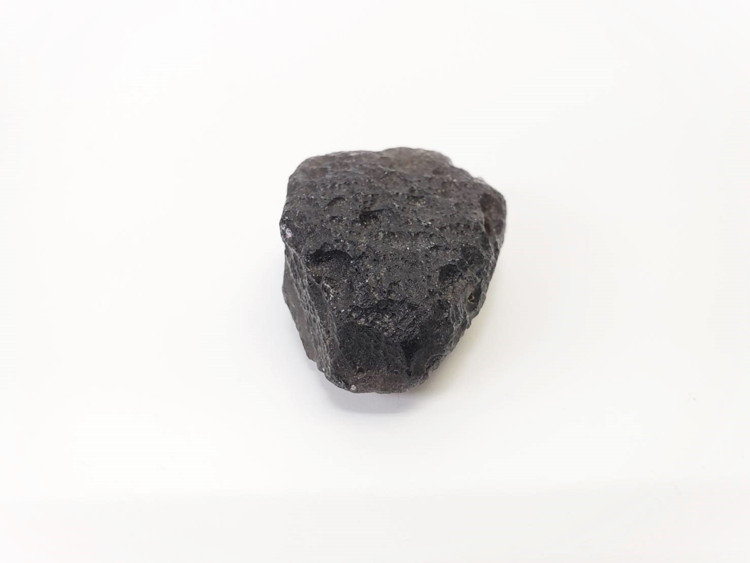 【シリウスの隕石】チンターマニストーン（サフォーダイト）