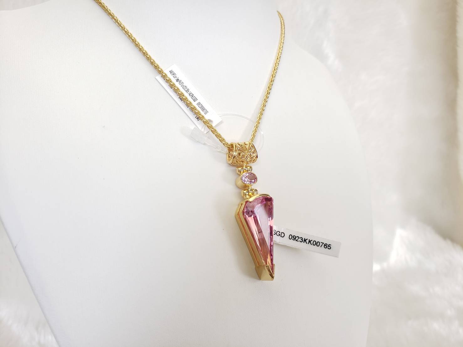 愛情と知恵】【無条件の愛】インペリアルピンクサファイア｜ケイト